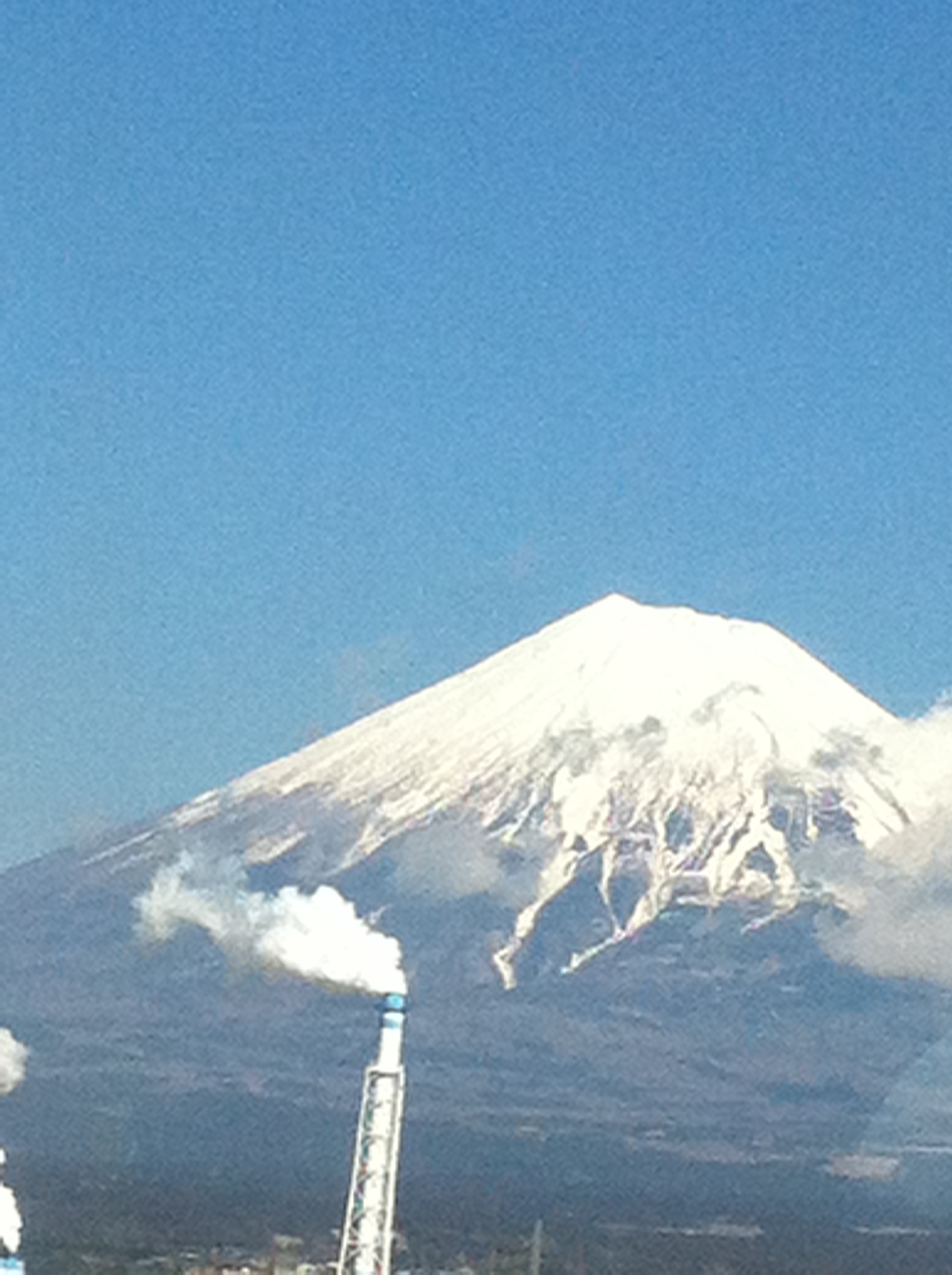 2012年２月１２日 もう一枚富士山です。 煙突が野暮ですね～